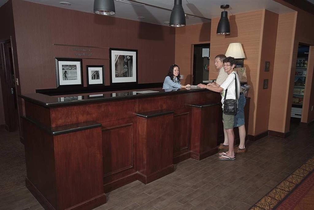 Hampton Inn & Suites Вайнленд Интериор снимка
